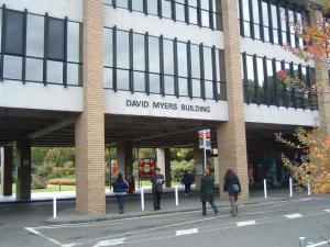 拉筹伯大学