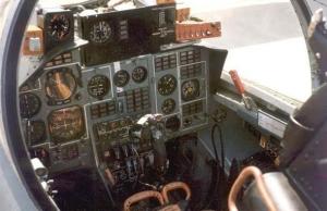 雅克141的座舱仪表板 雅克141的座舱仪表板