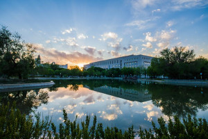 石河子大学图书馆